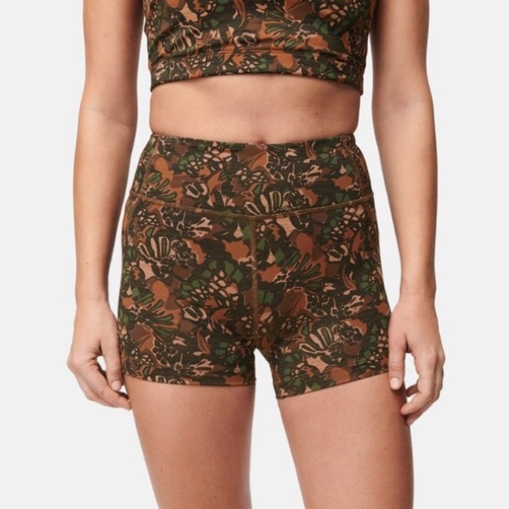 Outdoor Voices TechSweat Flex Shorts in XS